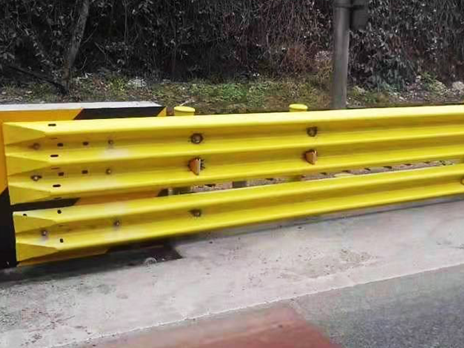GUARDRAIL PLATE
