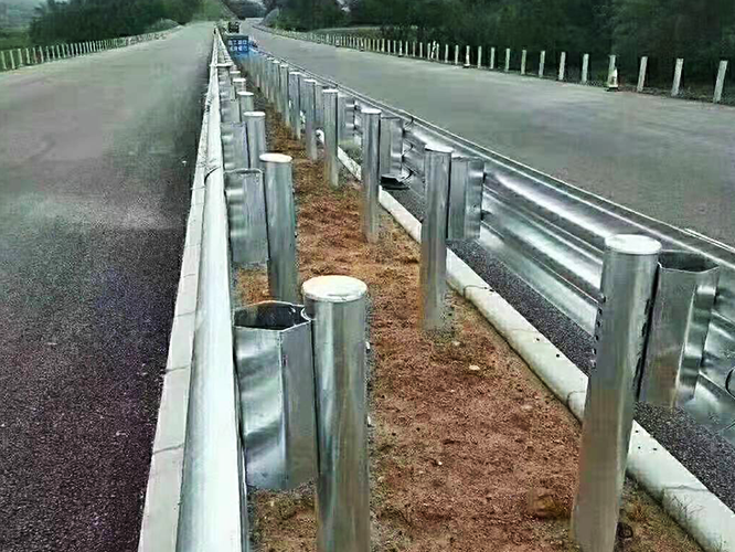 GUARDRAIL PLATE