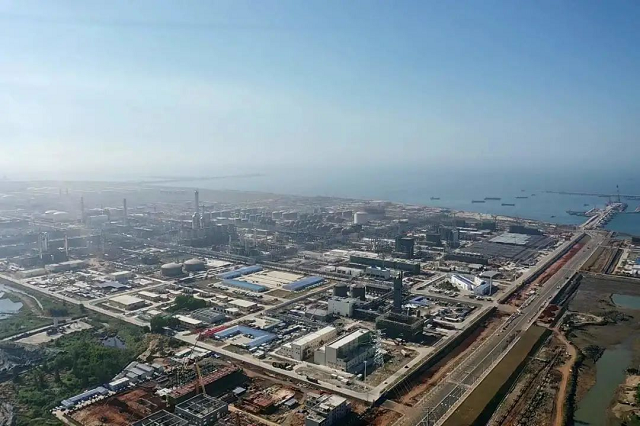 海南炼化100万吨/年乙烯项目空压站建成中交