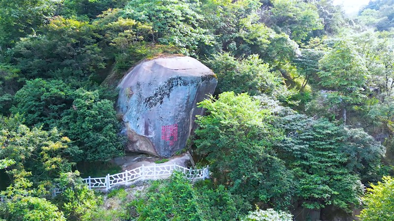 飞来石